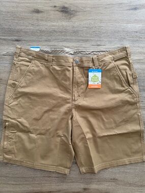 Columbia Men’s Khaki Cargo Shorts